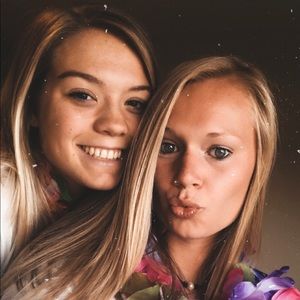 Meet your Posher, Alexis